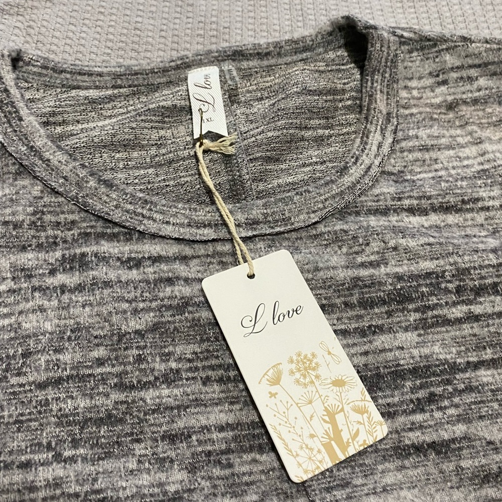 L Love Long Sleeve Grey Top 1XL NWT